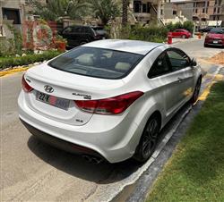 هیۆندای ئەلەنترا